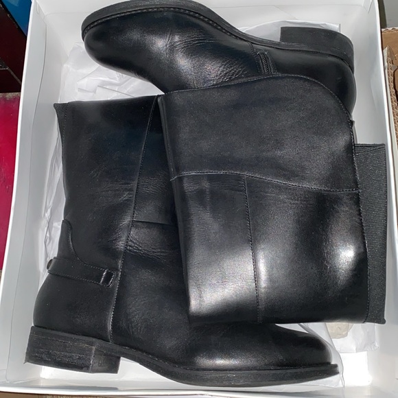 Steve Madden Shoes - Steve madden Boots never worn